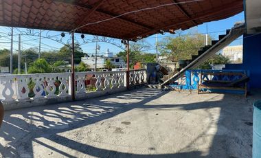 SE VENDE CASA CON LOCALES COMERCIALES