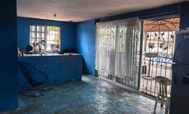 SE VENDE CASA CON LOCALES COMERCIALES