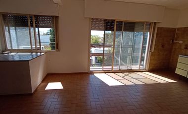 Departamento tipo casa sin expensas!