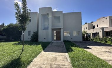 VENTA, CASA, SAN MATIAS, AREA 5, LOTE AL 900, 4 AMBIENTES