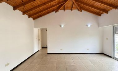 Departamento dos ambientes con cochera en venta