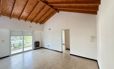 Departamento dos ambientes con cochera en venta