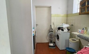 Casa en venta con 3 viviendas, cochera para 4 autos, jardín y quincho con parrilla - Wilde