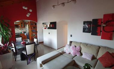 Excelente casa con amplias comodidades