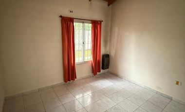 Casa en  Salvador María, Lobos