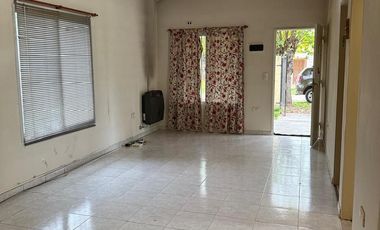 Casa en  Salvador María, Lobos