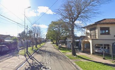 Casa en venta - 2 Dormitorios 1 Baño - Cochera - 390Mts2 - Los Polvorines