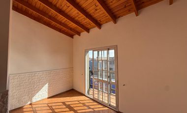 Departamento tres ambientes en alquiler en Villa Dominico