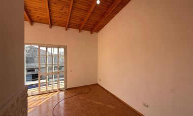 Departamento tres ambientes en alquiler en Villa Dominico