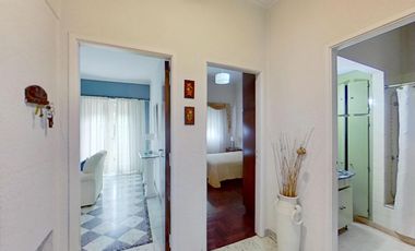 Departamento de 2 Dormitorios en Planta Alta - 93 M2 - Zona Facultades