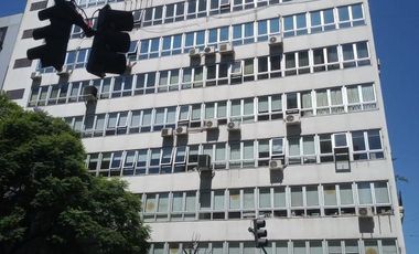 AV BELGRANO Y CHACABUCO 140 m2 en esquina 10° piso c/ terraza perimetral