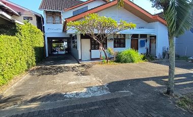 Di sewakan, bisa blanan cocok  kantor dan guest house, parkir 8 mobil