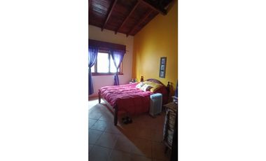 VENTA DOS CASAS SOBRE LOTE DE 1.134M2