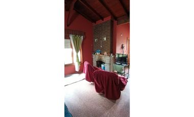 VENTA DOS CASAS SOBRE LOTE DE 1.134M2