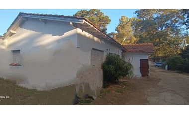 VENTA DOS CASAS SOBRE LOTE DE 1.134M2