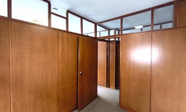 Oficina Luminosa con Privados y Recepción – Centro, Gran Oportunidad