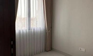 Disewakan Rumah dalam Cluster 3 Lantai di Fatmawati Jaksel!