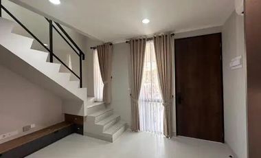 Disewakan Rumah dalam Cluster 3 Lantai di Fatmawati Jaksel!