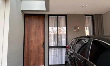 Disewakan Rumah dalam Cluster 3 Lantai di Fatmawati Jaksel!