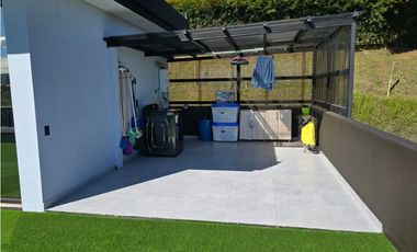 Casa finca en Condominio San Vicente, v sector campo alegre