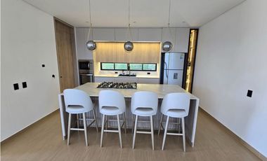 Casa finca en Condominio San Vicente, v sector campo alegre