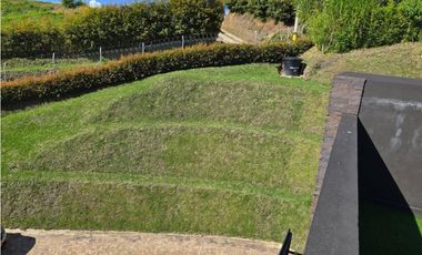 Casa finca en Condominio San Vicente, v sector campo alegre