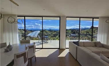 Casa finca en Condominio San Vicente, v sector campo alegre