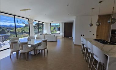 Casa finca en Condominio San Vicente, v sector campo alegre