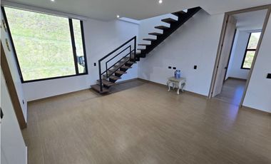 Casa finca en Condominio San Vicente, v sector campo alegre