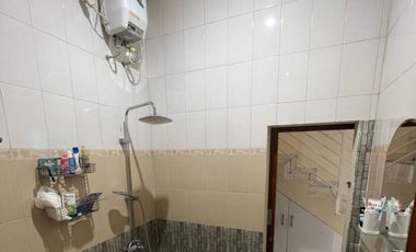 Rumah nyaman 2 Lt dalam perumahan di kota Solo