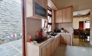 Rumah Mewah 359m² Ada Private Pool & Furnish Solo Kota