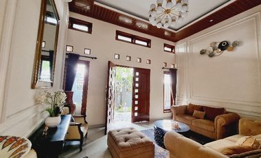 Rumah Mewah 359m² Ada Private Pool & Furnish Solo Kota