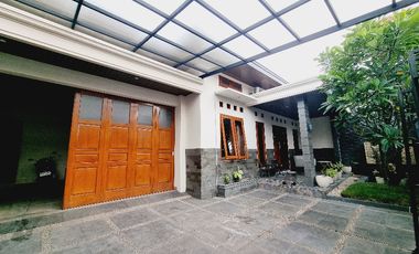 Rumah Mewah 359m² Ada Private Pool & Furnish Solo Kota