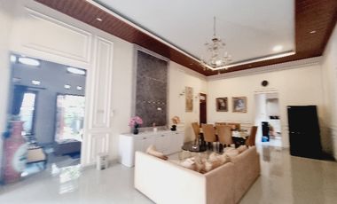 Rumah Mewah 359m² Ada Private Pool & Furnish Solo Kota