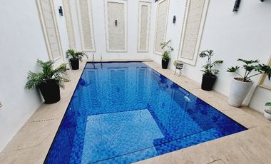 Rumah Mewah 359m² Ada Private Pool & Furnish Solo Kota