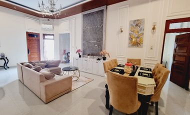 Rumah Mewah 359m² Ada Private Pool & Furnish Solo Kota