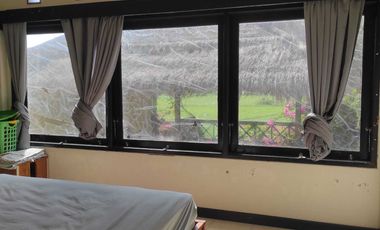 Rumah lantai 2 di kompleks Meninting Regency