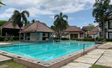 Rumah lantai 2 di kompleks Meninting Regency