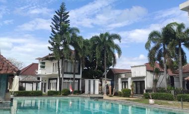 Rumah lantai 2 di kompleks Meninting Regency