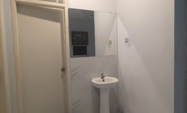Disewakan bulanan Rumah Asri dalam Kota, full isi, 2 K Tidur.