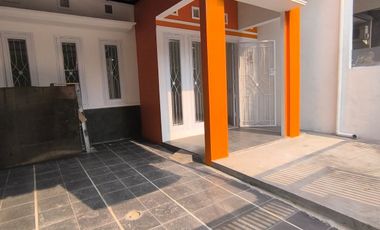 Rumah Terawat Siap Huni Kawasan Blok Favorit di Taman Kopo Indah 3