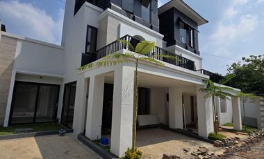 Siap Huni! Rumah 3 Lantai Mewah di De Villa Telaga Bodas