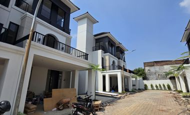 Siap Huni! Rumah 3 Lantai Mewah di De Villa Telaga Bodas