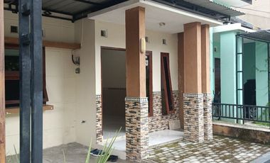 RUMAH DI GENTAN SUKOHARJO