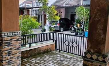 RUMAH DI GENTAN SUKOHARJO