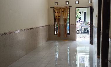 RUMAH DI GENTAN SUKOHARJO