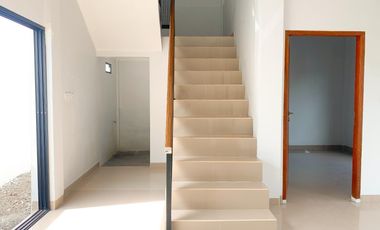 Rumah Baru lantai 2 dekat Kubah Pelangi Tembolak