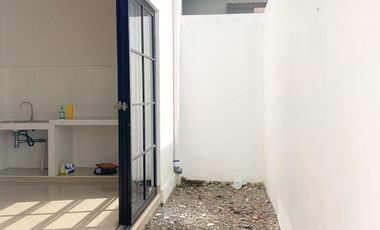 Rumah Baru lantai 2 dekat Kubah Pelangi Tembolak