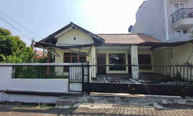 Sewa Rumah Strategis di Tebet Barat – Harga Bisa Nego!