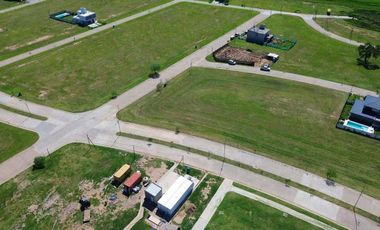 SE VENDE  LOTE EN AQUAVISTA BARRIO RESIDENCIAL